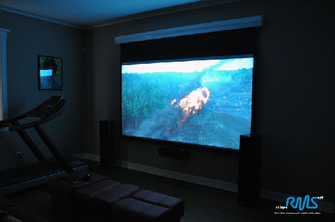 Kino domowe 5.1 z drugą strefą projektorem i ekranem w saunie